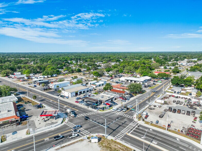 More Photos Of 910 Cattlemen Rd, Sarasota Auto Repair For Lease