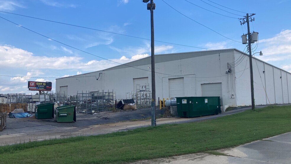 More Photos Of 1650 S Beltline Hwy, Mobile Showroom For Sale