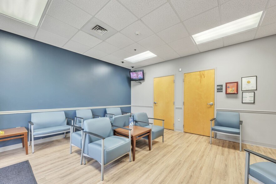 More Photos Of 4665 S Congress Ave, Lake Worth Medical For Lease