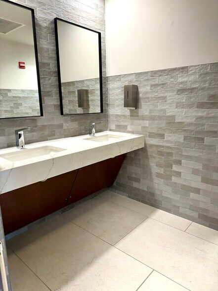 More Photos Of 2601 Kelley Pointe Pky, Edmond Medical For Sale