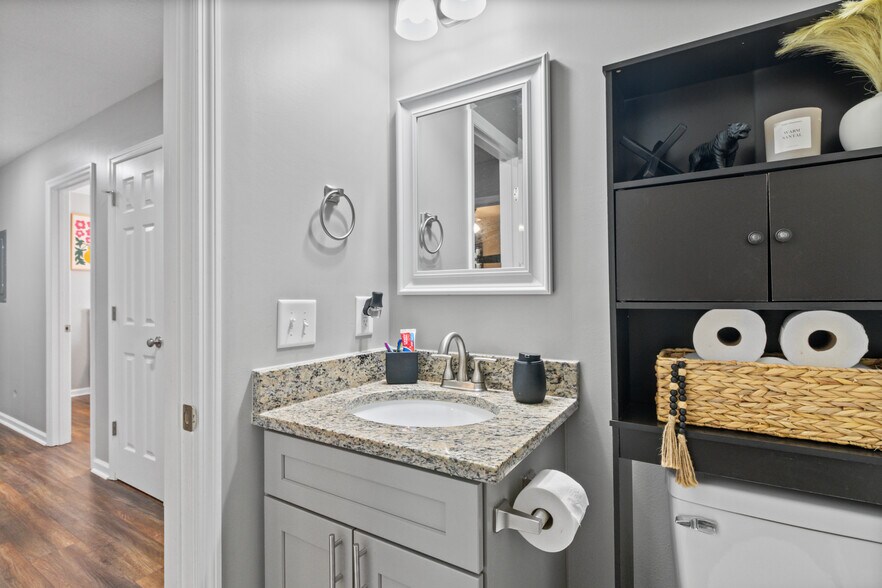 More Photos Of 21 Lost Ln, McEwen Apartments For Sale