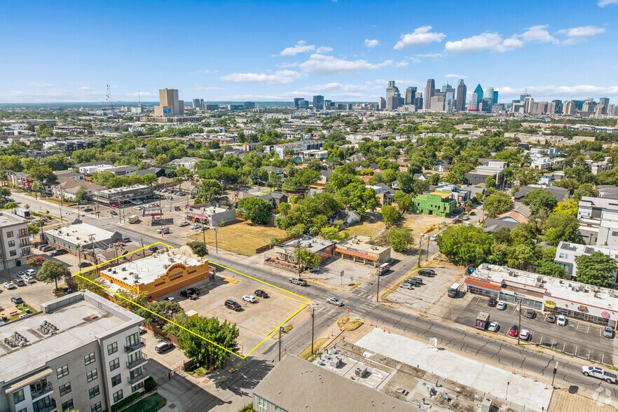 More Photos Of 2420 N Fitzhugh Ave, Dallas Supermarket For Lease