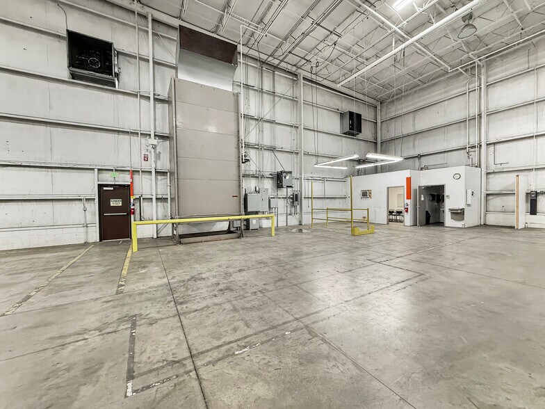 More Photos Of 1000 S Saint Charles St, Jasper Warehouse For Lease