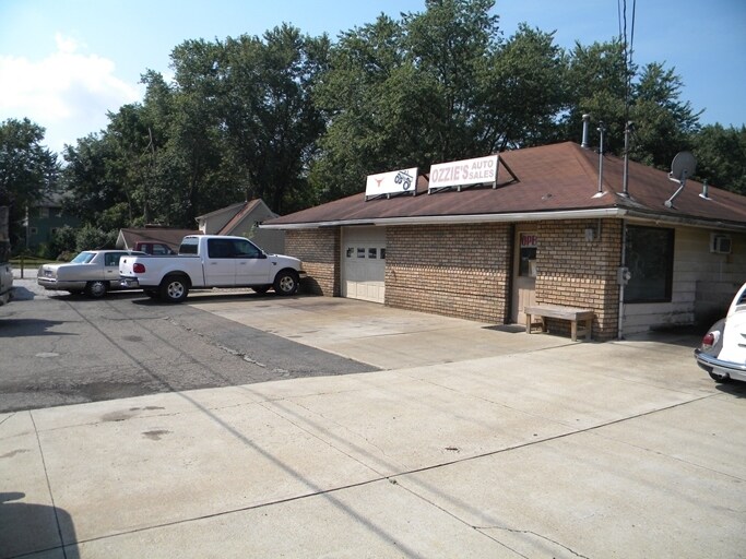 More Photos Of 2927 Erie Ave NW, Massillon Auto Dealership For Lease