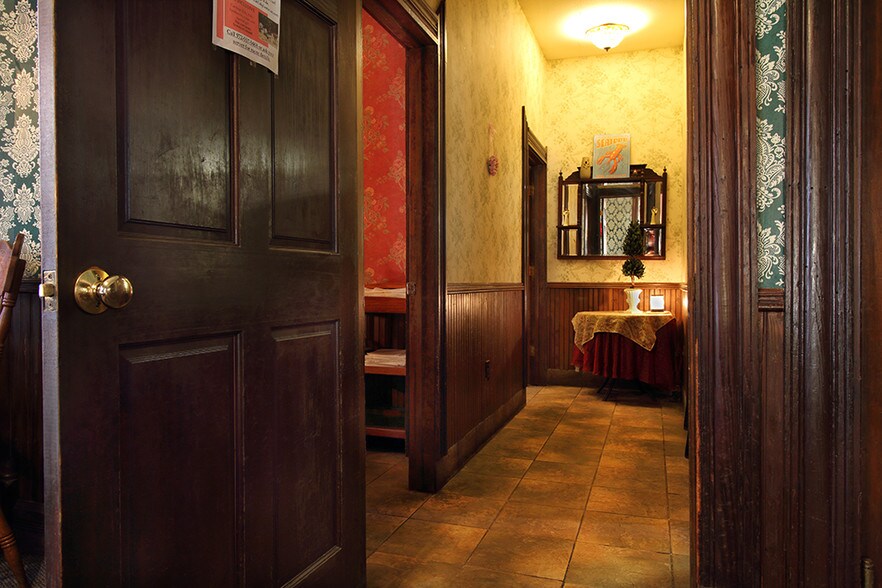 More Photos Of 814 Water St, Waxahachie Restaurant For Sale