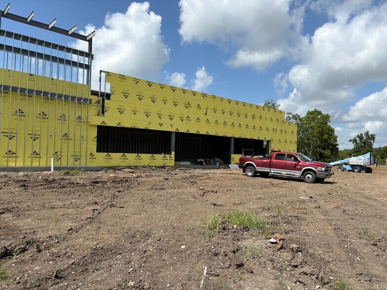 More Photos Of 8256 Bailey Rd, Manvel Storefront For Lease