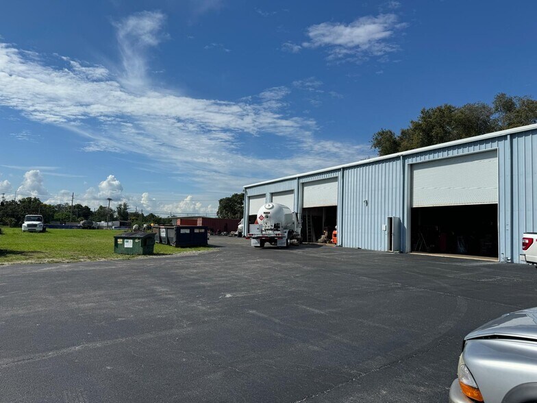 More Photos Of 4511 N 56th St, Tampa Warehouse For Lease