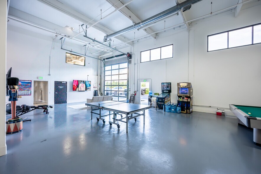 More Photos Of 1932 Kellogg Ave, Carlsbad Research And Development For Lease