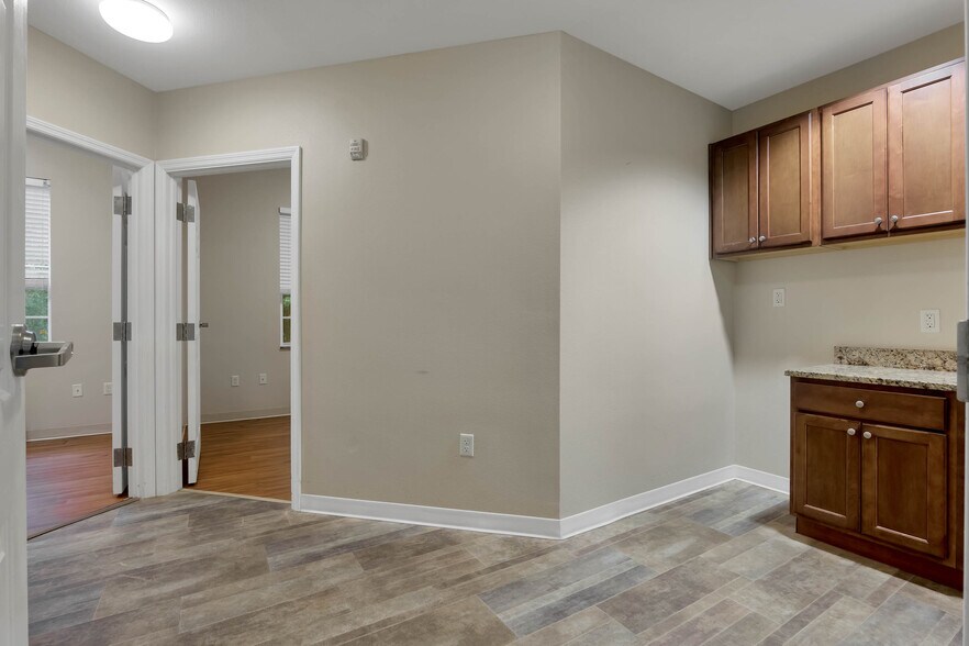 More Photos Of 654 N Econlockhatchee Trl, Orlando Assisted Living For Sale