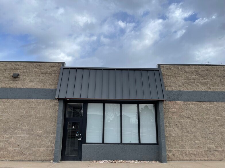 More Photos Of 1315 Nelson St, Lakewood Warehouse For Lease