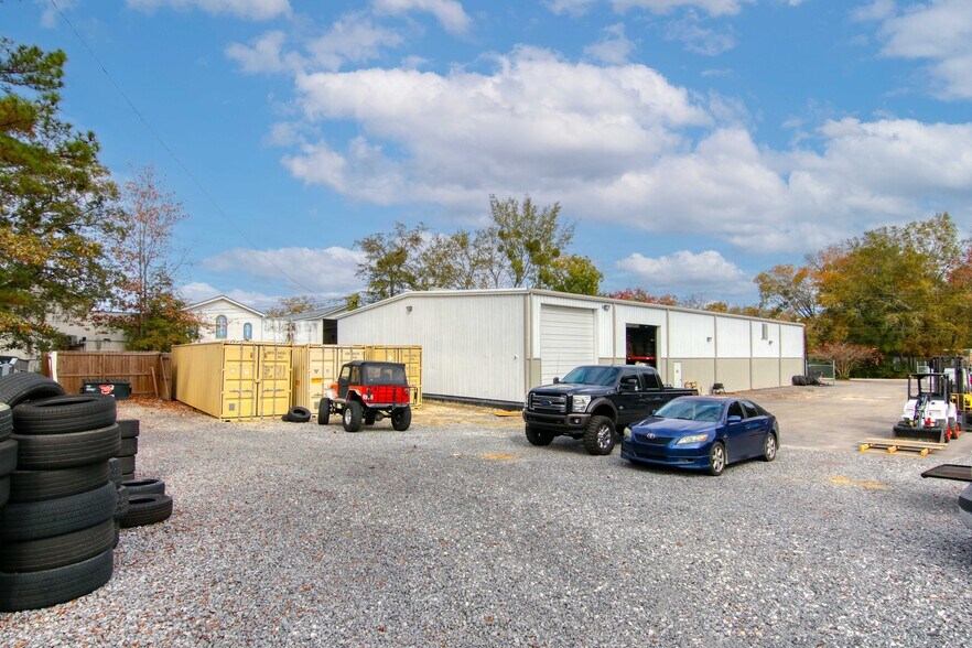 More Photos Of 7329 Spa Rd, Charleston Industrial For Sale