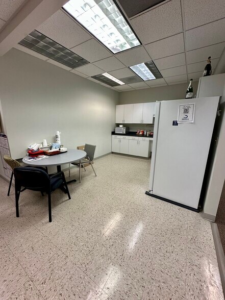 More Photos Of 204 Muirs Chapel Rd, Greensboro Office For Lease