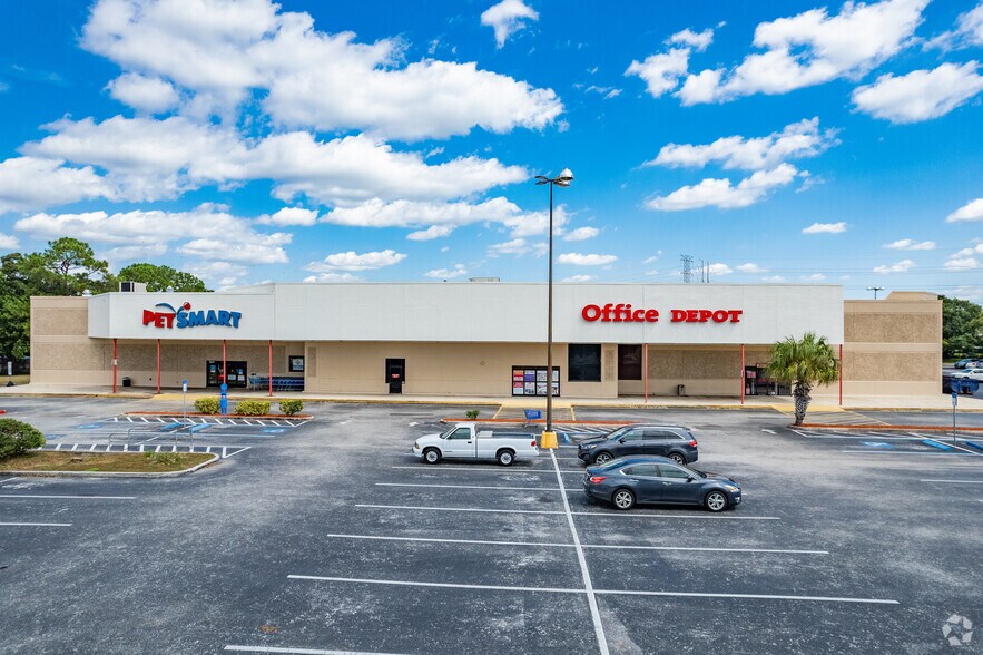 More Photos Of 26277 US Highway 19 N, Clearwater Freestanding For Sale