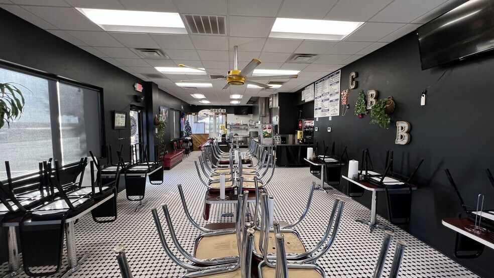 More Photos Of 1107 NW 32nd St, Newcastle Restaurant For Sale