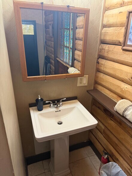 More Photos Of 2507 5th Street Rd, Huntington Specialty For Sale