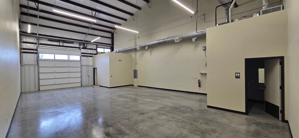 More Photos Of 5818 S 107th East Ave, Tulsa Warehouse For Lease