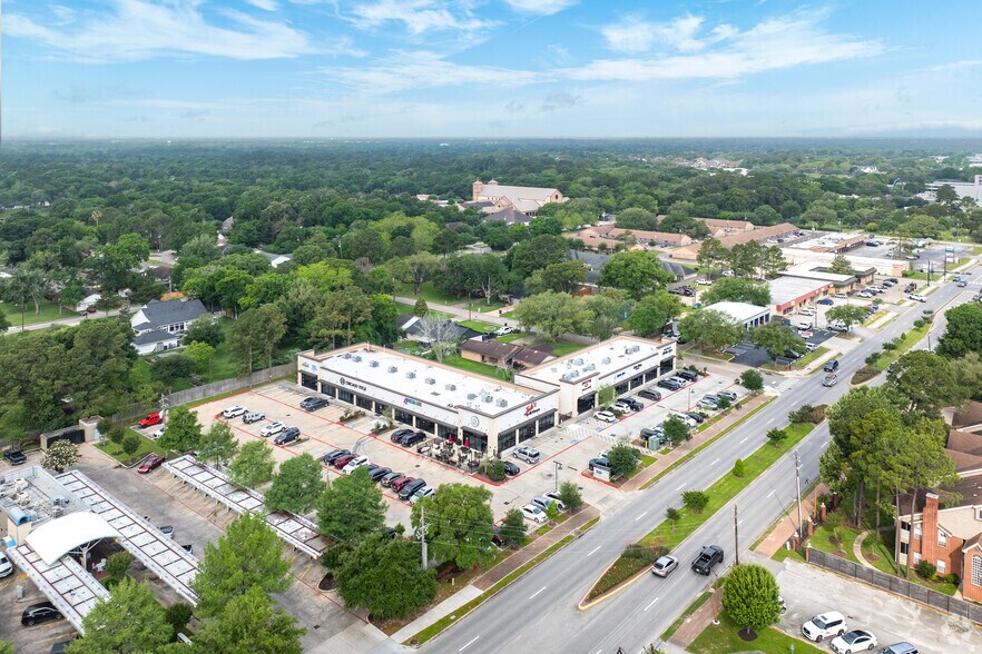 More Photos Of 804 S Friendswood Dr, Friendswood Office For Lease