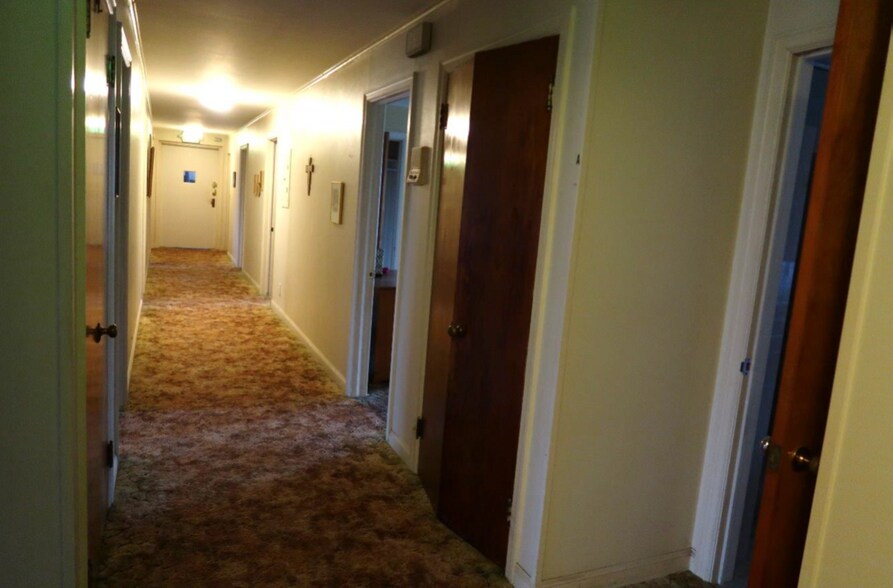 More Photos Of 61 Waldo Ave, Rochester Dormitory For Sale