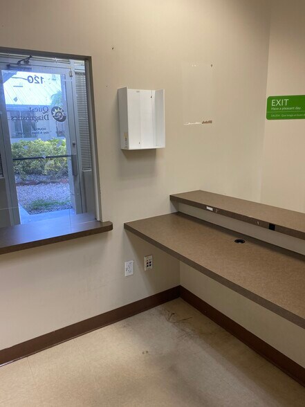 More Photos Of 681 Goodlette Rd N, Naples Medical For Sale