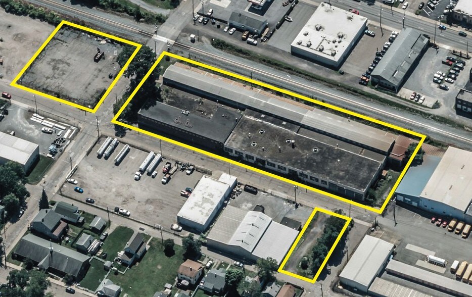 More Photos Of 200 Main St, Coraopolis Manufacturing For Lease