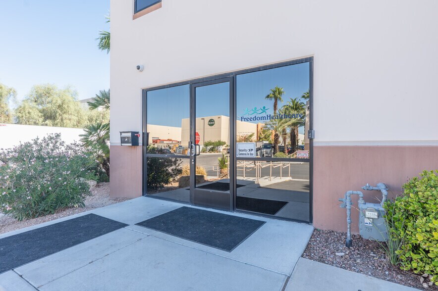 More Photos Of 4145 Wagon Trail Ave, Las Vegas Warehouse For Lease