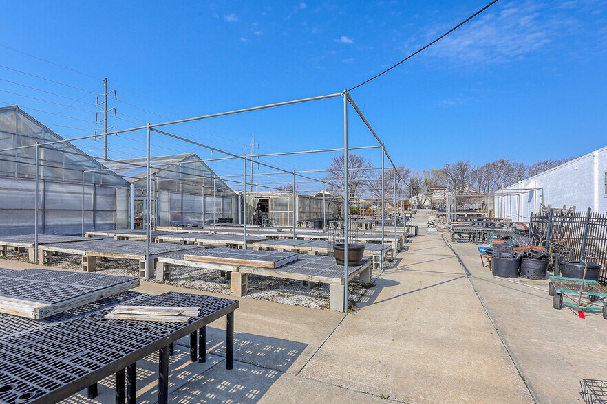 More Photos Of , Blue Springs Unknown For Sale