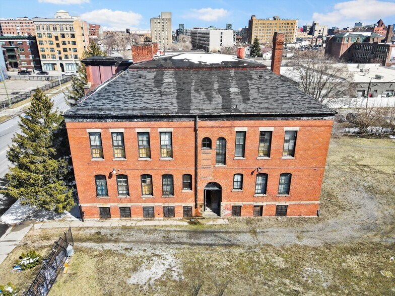 More Photos Of 453 Martin Luther King Jr. Blvd, Detroit Loft Creative Space For Sale