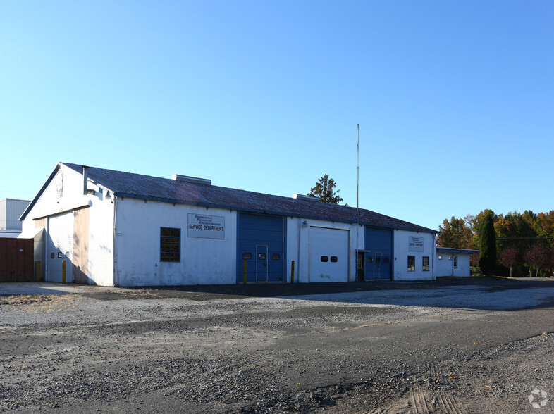 Primary Photo Of 265 Jessup Rd, West Deptford Warehouse For Lease