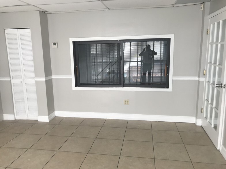 More Photos Of 6820-6856 NW 77th Ct, Miami Warehouse For Sale