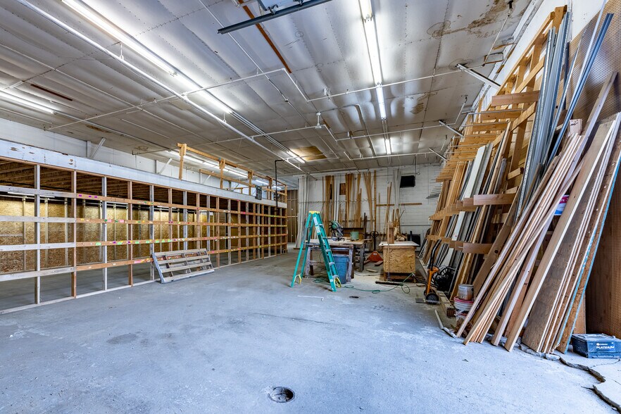 More Photos Of 1139-1143 Clark Pond Rd, North Haverhill Manufacturing For Sale