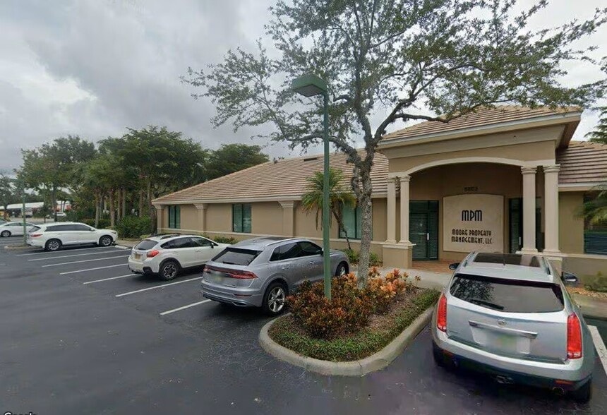 More Photos Of 5601-5605 Naples Blvd, Naples Office For Sale