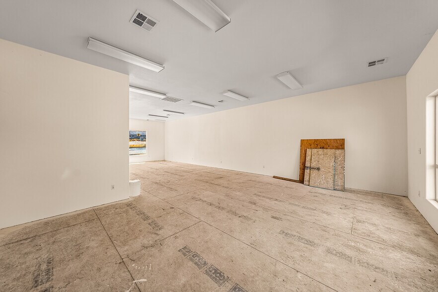 More Photos Of 209 S Old Pacific Hwy, Myrtle Creek Office For Sale