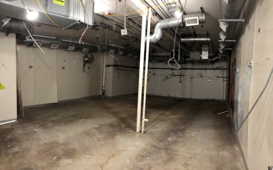More Photos Of 556 W Grand Ave, Oakland Land For Sale