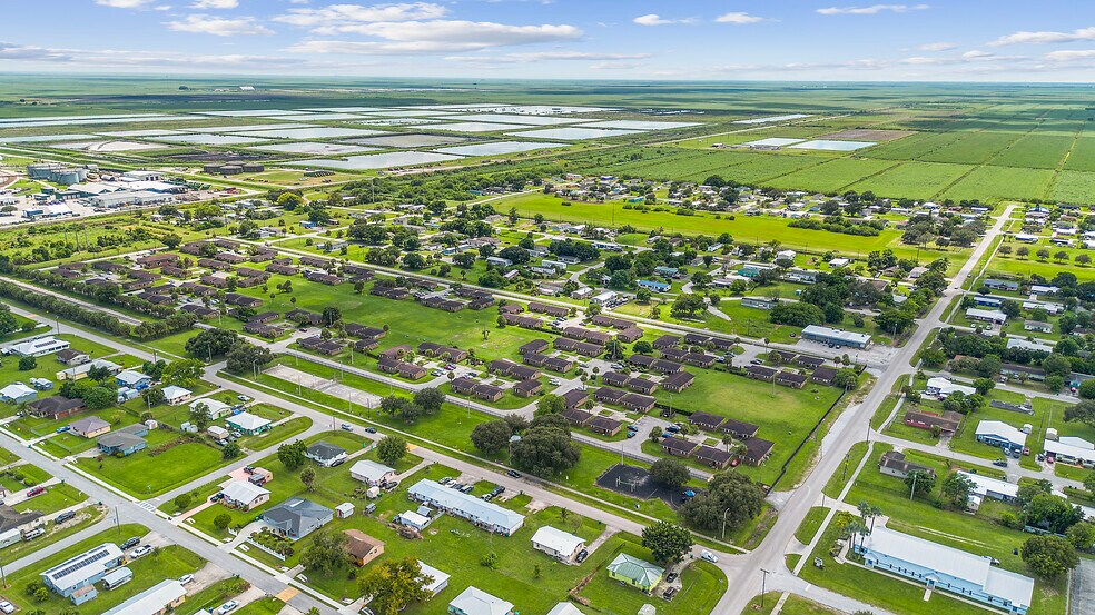 More Photos Of 700 Harlem Tenants Cir, Clewiston Apartments For Sale