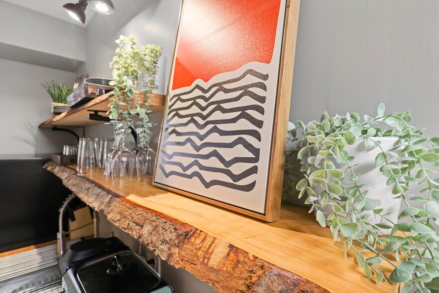 More Photos Of 100 S Railroad Ave, Damascus Apartments For Sale