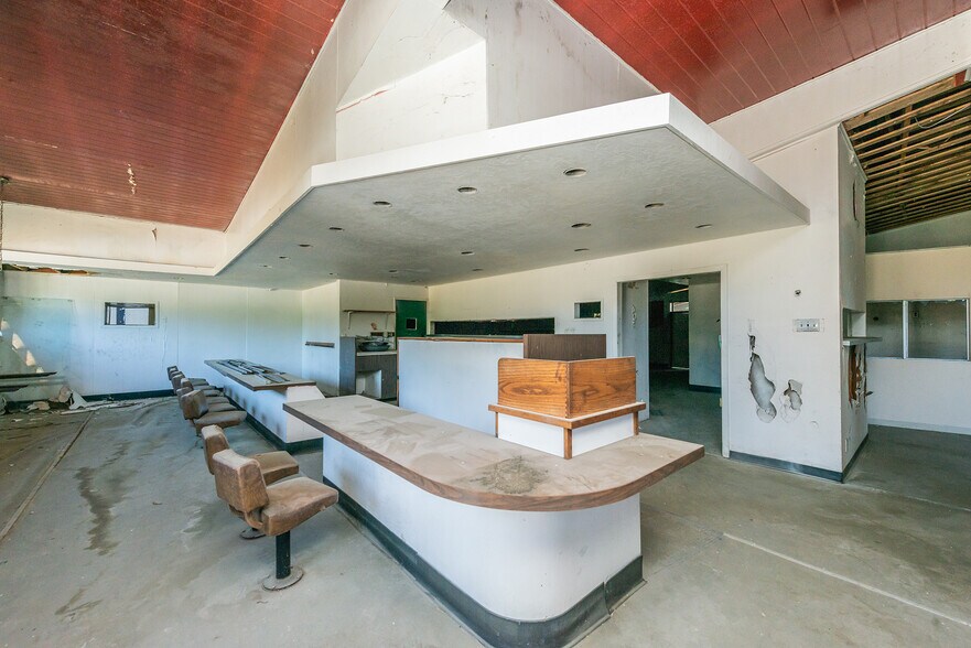 More Photos Of 4221 Siskiyou Ave, Dunsmuir Hotel For Sale