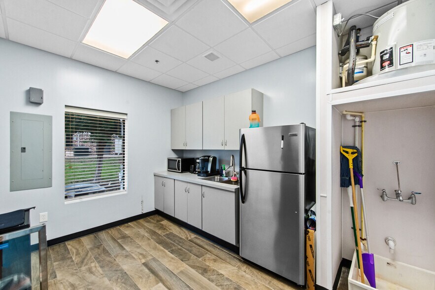 More Photos Of 4819 SH 121, The Colony Medical For Lease
