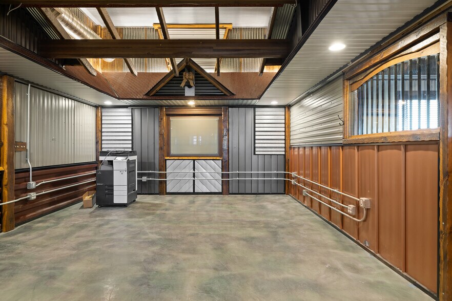 More Photos Of 6797 E Wildcat Rd, Evansville Warehouse For Sale