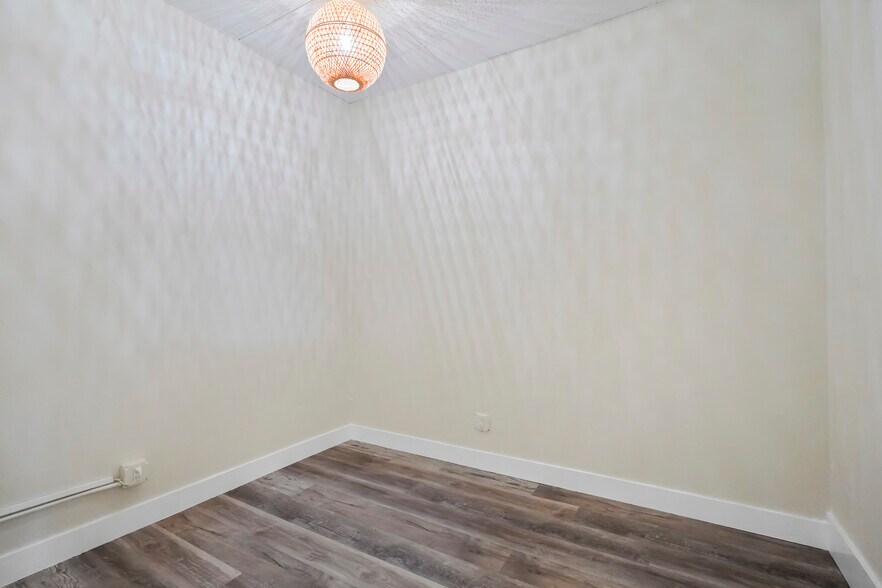 More Photos Of 14406-14410 Ventura Blvd, Sherman Oaks Storefront Retail Office For Lease