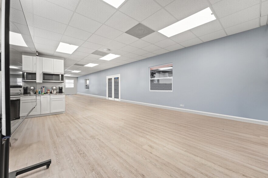 More Photos Of 7949 Atlantic Blvd, Jacksonville Unknown For Lease