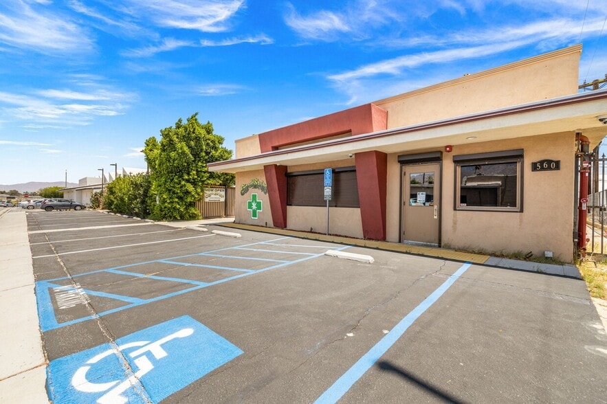 More Photos Of 560 S Williams Rd, Palm Springs Showroom For Sale
