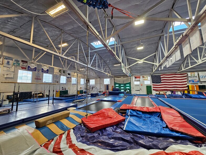 More Photos Of 815 N 1st Ave, Great Falls Auto Dealership For Lease