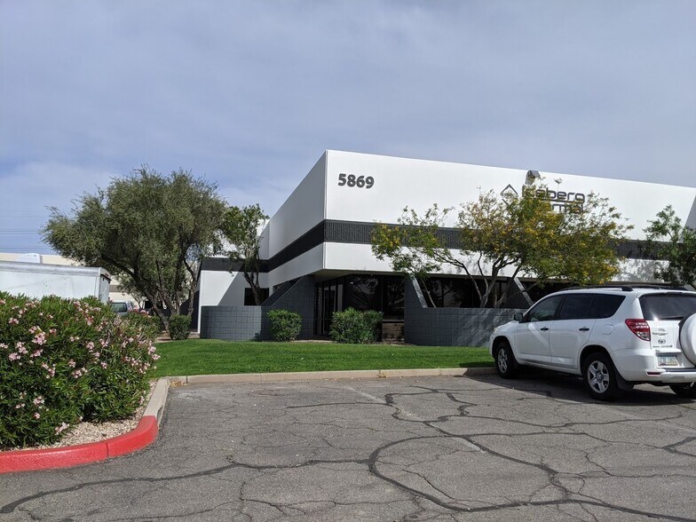 More Photos Of 5865 S Kyrene Rd, Tempe Unknown For Lease