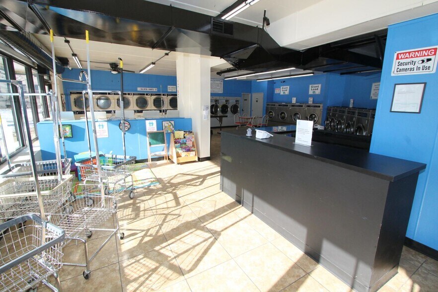 More Photos Of 312 W Keefe Ave, Milwaukee General Retail For Sale