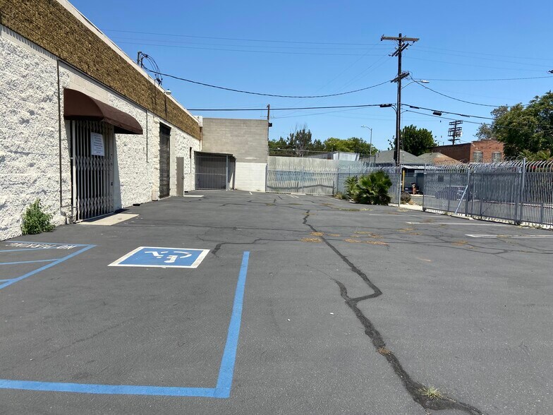 More Photos Of 1105 Kearney St, Los Angeles Warehouse For Lease