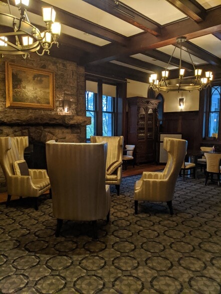 More Photos Of 400 Benedict Ave, Tarrytown Hotel For Lease