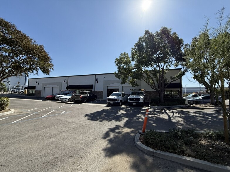 More Photos Of 1614 E Holt Blvd, Ontario Service For Lease