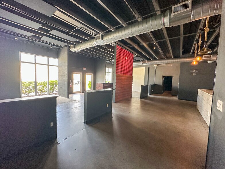 More Photos Of 702-706 NE 1st Ave, Fort Lauderdale Restaurant For Sale