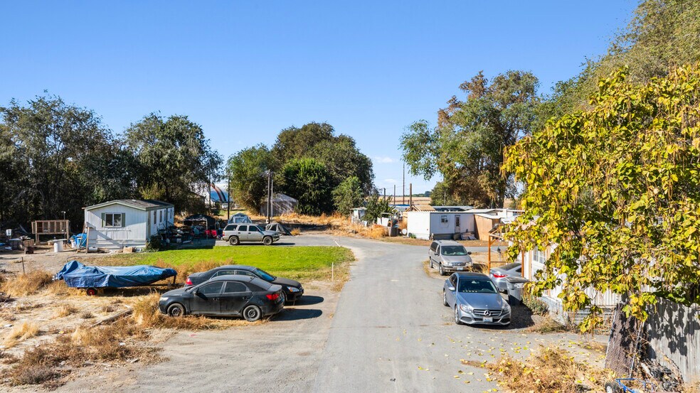 More Photos Of 6993 SE Road U, Warden Manufactured Housing Mobile Home Park For Sale