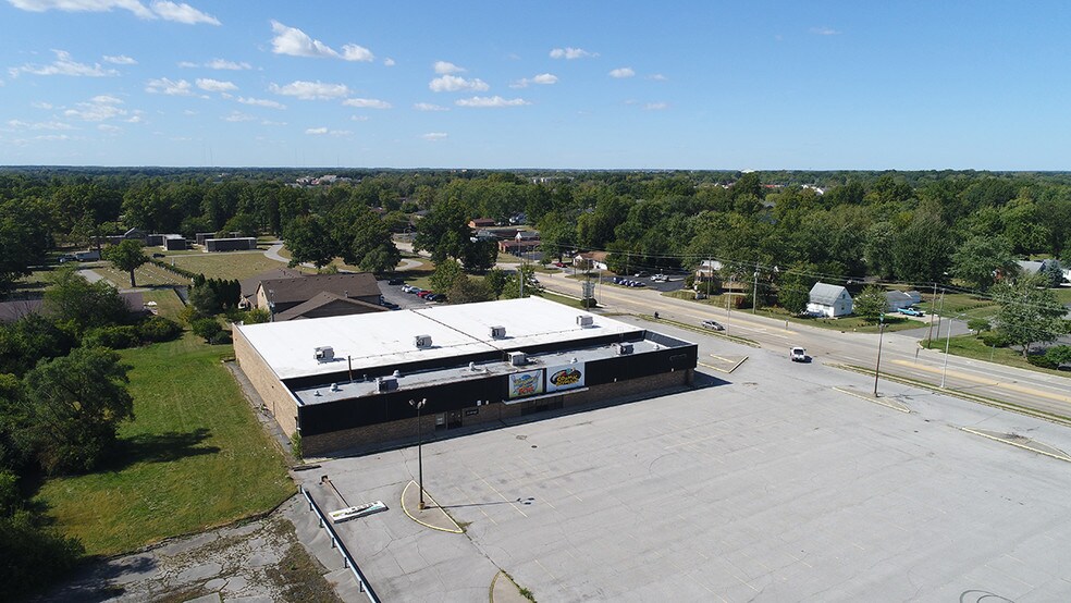 Primary Photo Of 3810 Lake Ave, Fort Wayne Bowling Alley For Lease